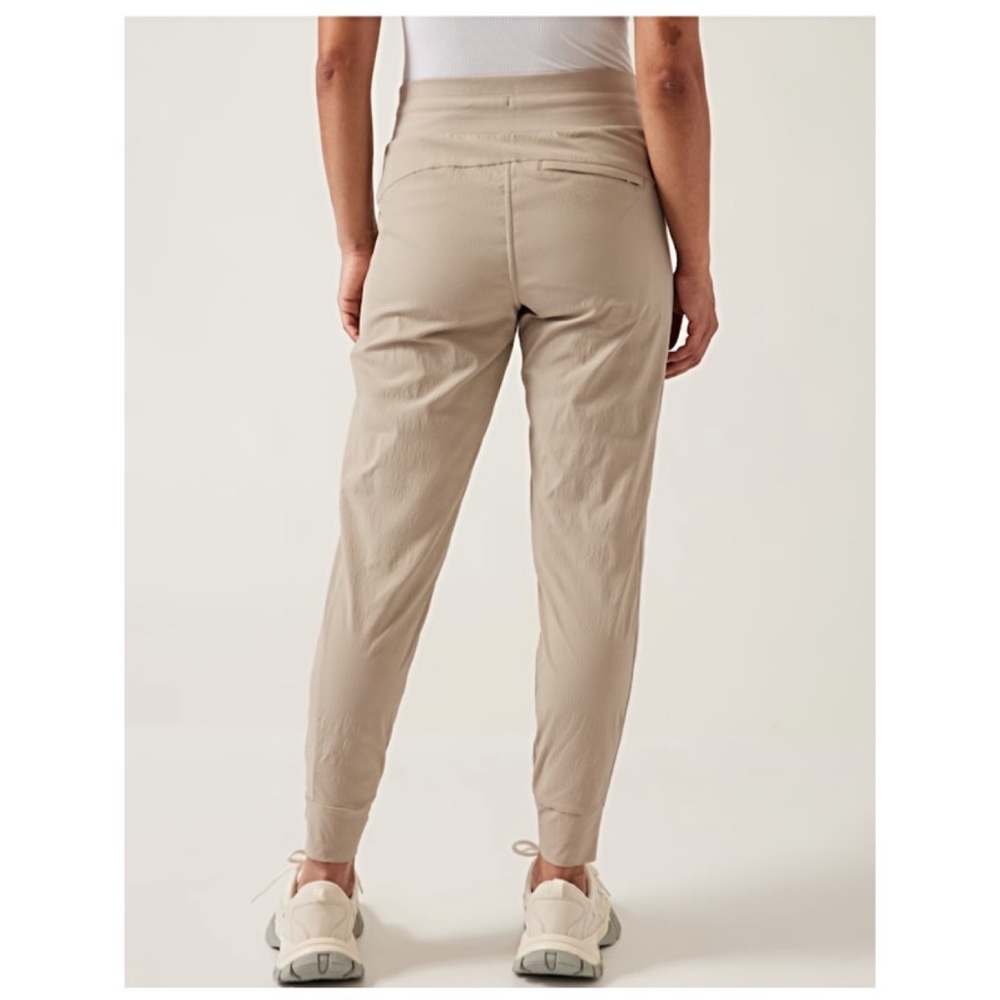 🔥 ATHLETA Trekkie North Jogger Lightweight Pants & 2-Way Stretch NWT’S-$90 - Picture 5 of 7